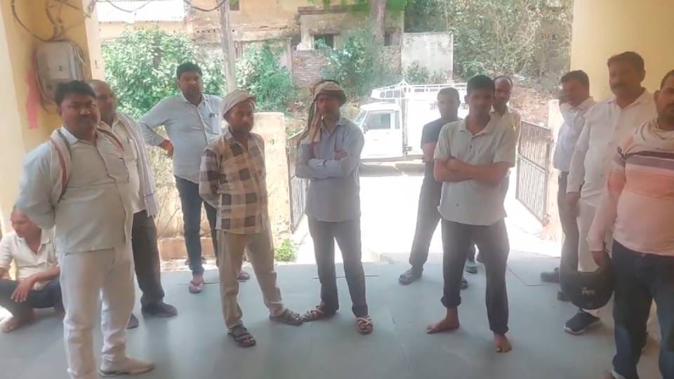 goons killed young man due to enmity In Ambedkar Nagar