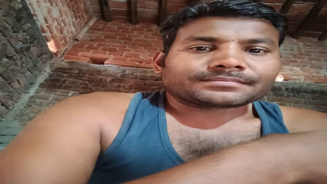 Bihar Body of missing youth found in Panchayat Bhawan five members were killed in land dispute