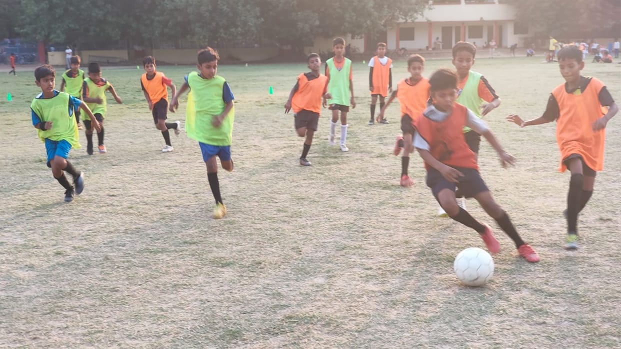 Baby Football League Spectators were surprised in last minute brilliant goal gave decisive lead sports news