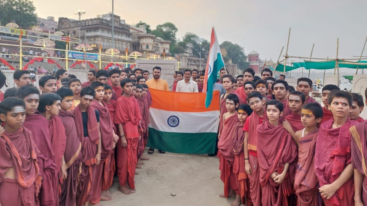 monks saluted army soldiers at Assi Ghat in varanasi