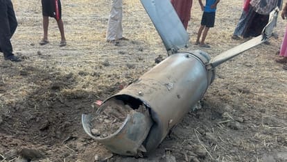 सिरसा के खेत में मिला मिसाइल का टुकड़ा
