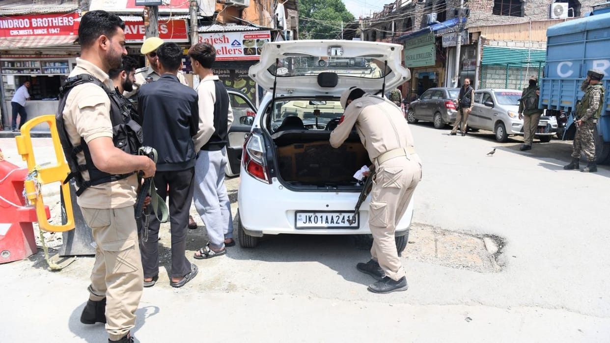 Police Arrest Smuggler with Seven Grams of Heroin