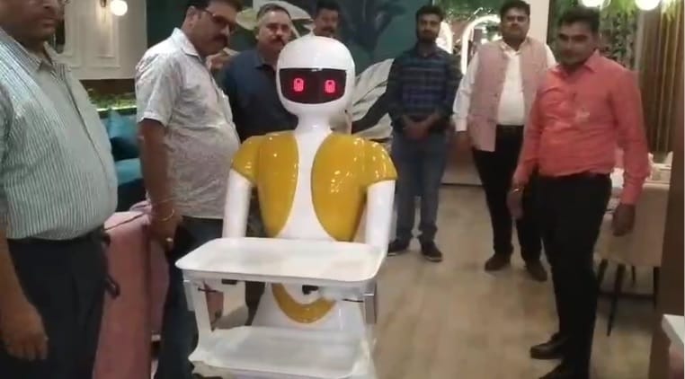Kanpur Ruby robot brings food on a single gesture delivers food to 18 tables in two and a half minutes