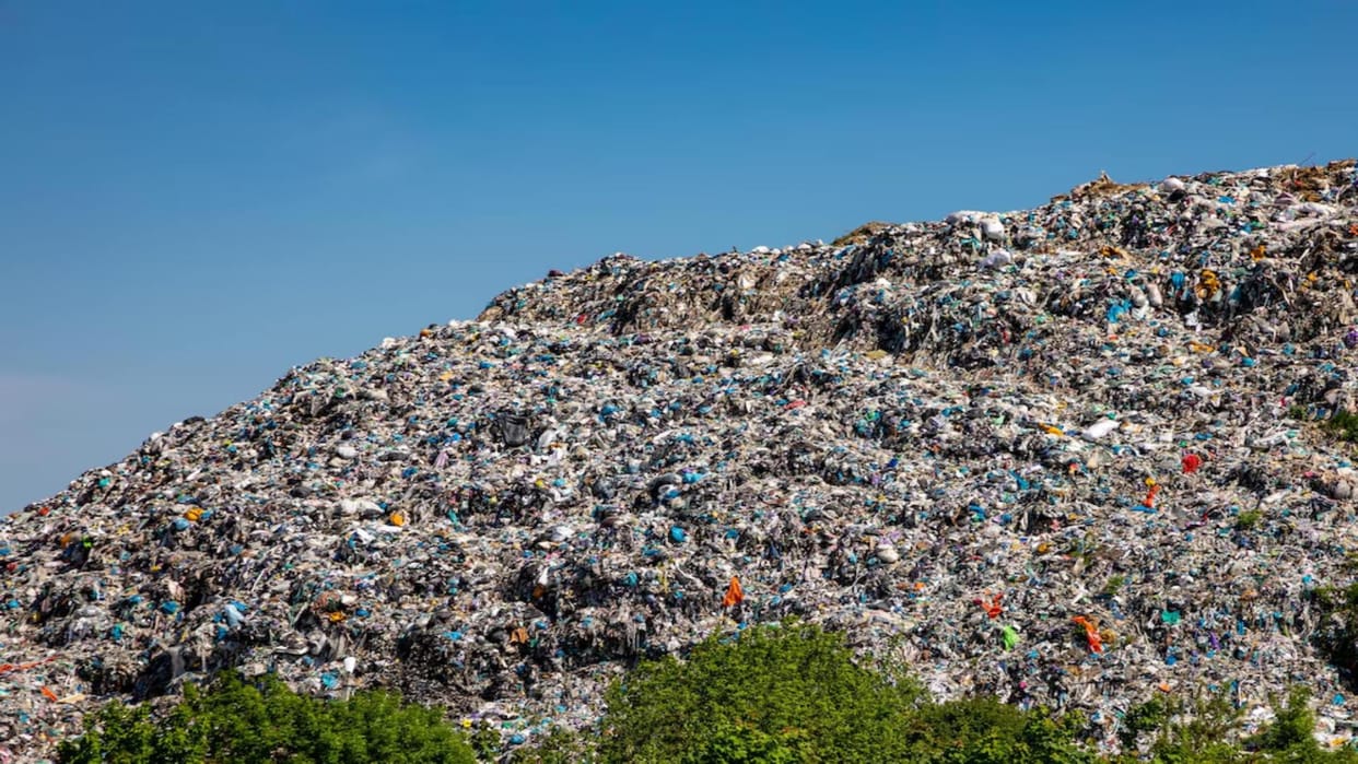 Plastic mountains formed in Himalayan regions, 71% not recyclable News In Hindi