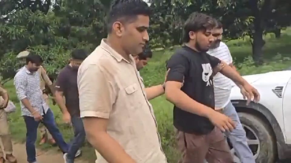 Bulandshahr harassment Story Accused crossed borders of six districts expressway and highway for 12 hours