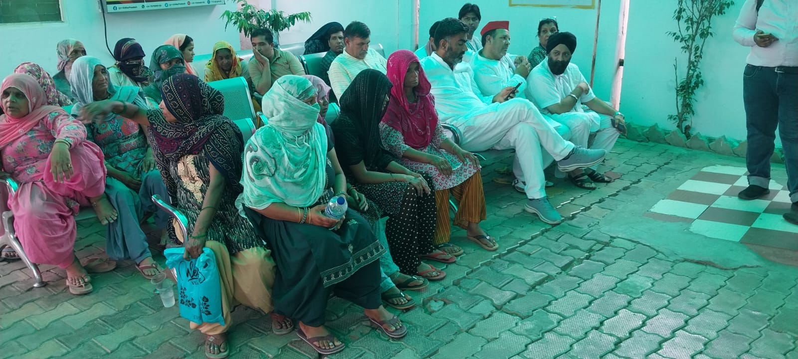 Meerut: The issue of beating women heated up, Akhilesh Yadav shared the video