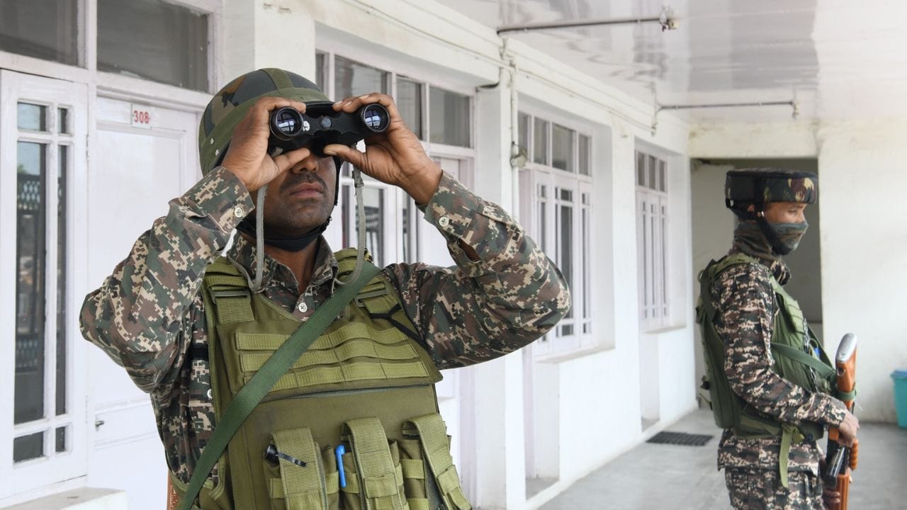 Drone Attack: Threat from across the border, silence on the roads, see Srinagar morning in pictures; Pakistan'