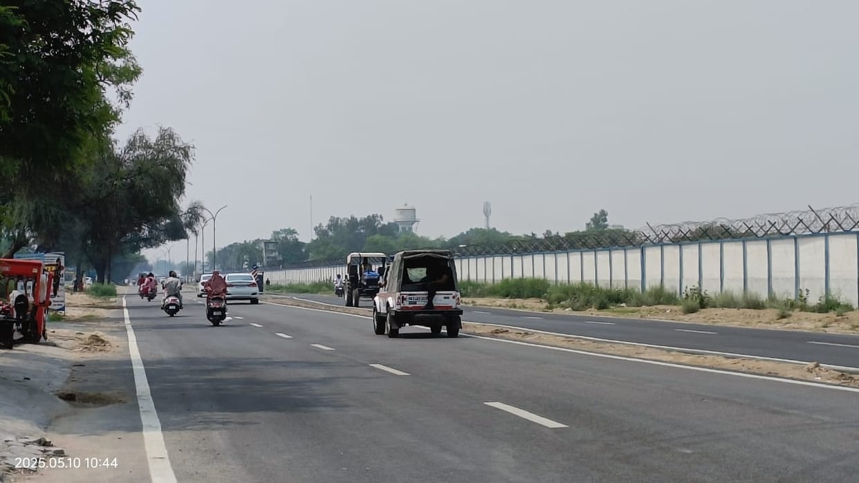 High alert in Sirsa Security increased outside Air Force, 8 police PCR and 2 ambulances also deployed