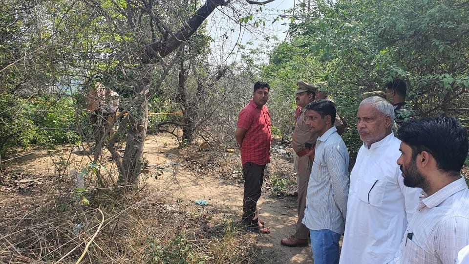 Saharanpur: Eight year old girl murdered in sadar bazar, body found soaked in blood