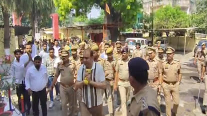 Kanpur Dinus partner Dharmendra alias Dharmu arrested from Fatehpur a reward of 25 thousand was announced