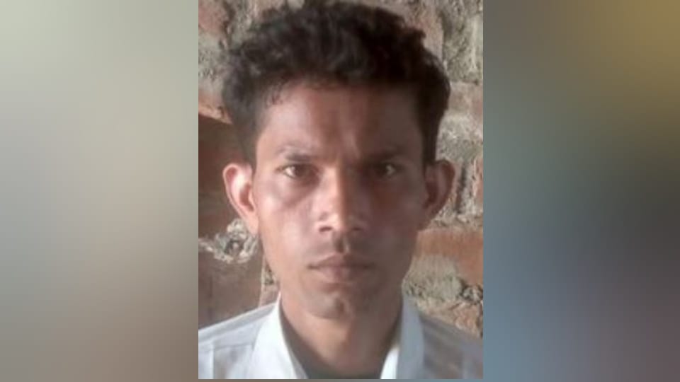 young man suicide by hanging himself After girlfriend refused to marry him girlfriend suicide in Badaun
