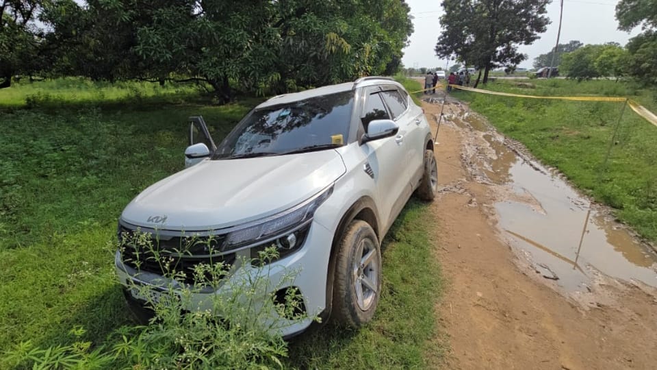 Brutality on the highway: lured with a job, then assulted on the highway, friend thrown out of the moving car