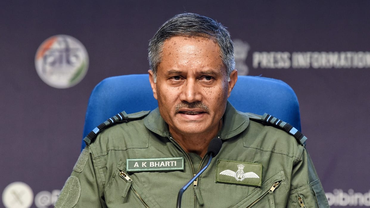 dgmo briefing air marshel ak bharti on china made pl15 missiles pakistan air defence system