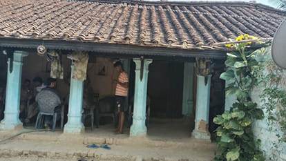In Gorakhpur, miscreants opened fire in a land dispute, two sisters injured - bullet hit their leg