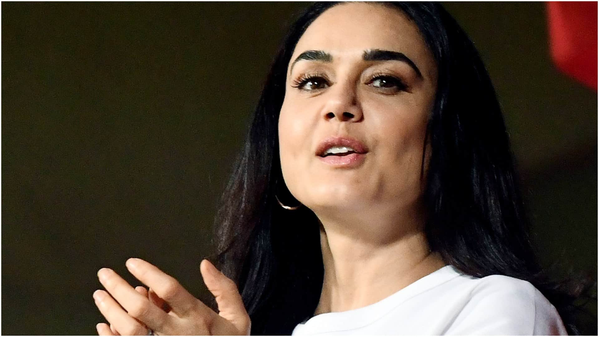 Preity Zinta Donates 1 Crore For Army Widows praised indian army