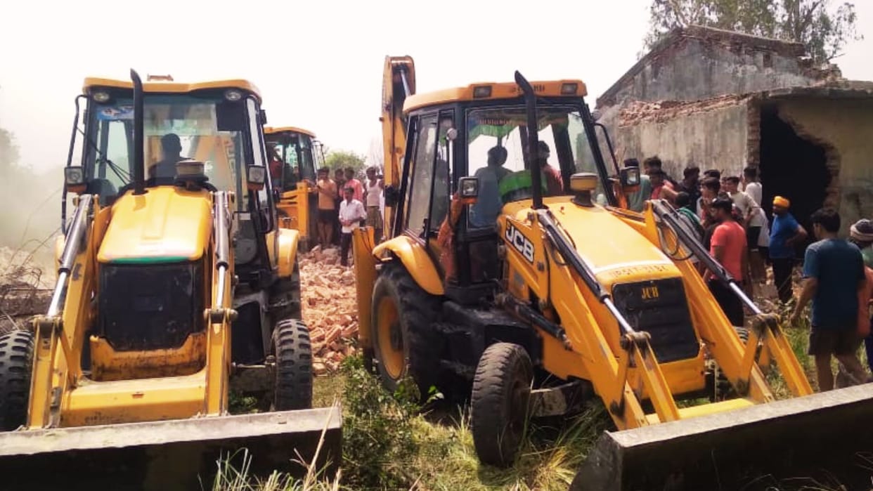 Spinning mill wall collapses two teenagers buried screams rife one dead another injured