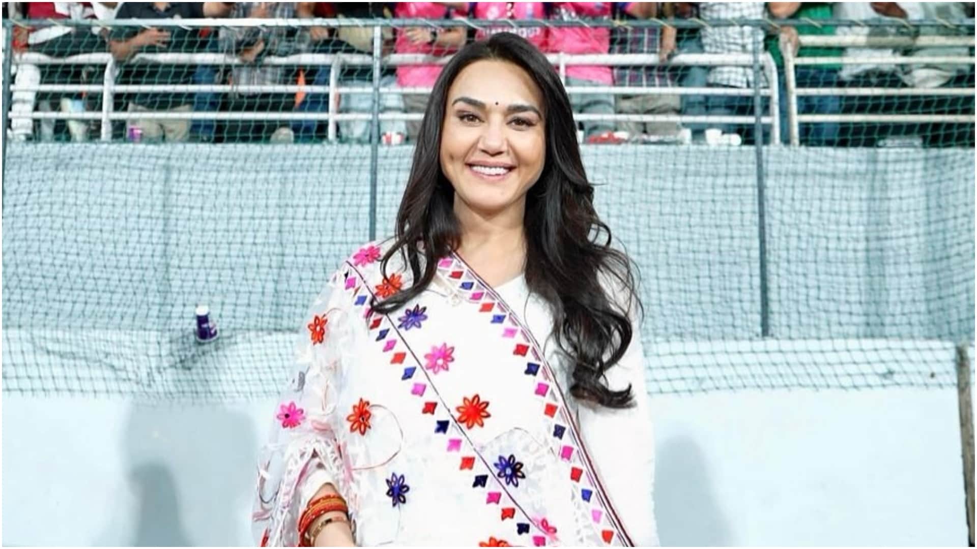 Bollywod Actress whos fathers in army Preity Zinta Anushka Sharma Lara Dutta Priyanka Chopra