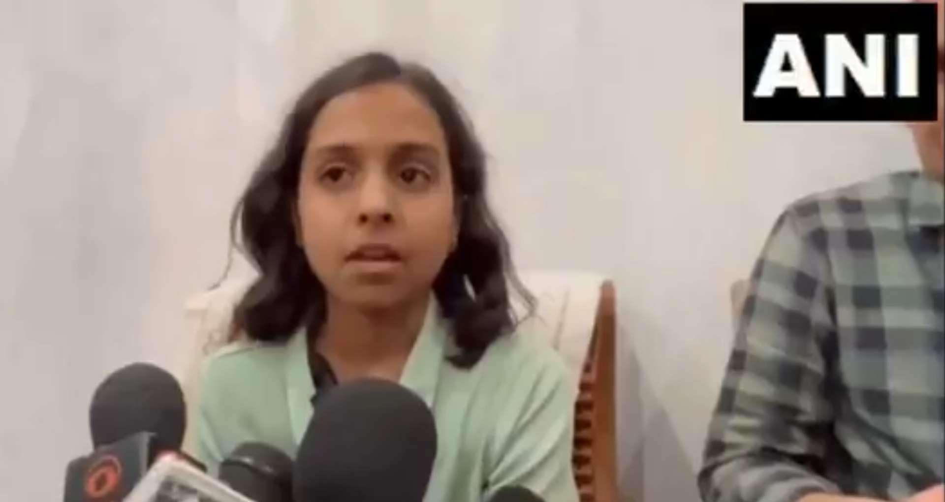 शहीद सार्जेंट सुरेंद्र मोगा की बेटी वर्तिका