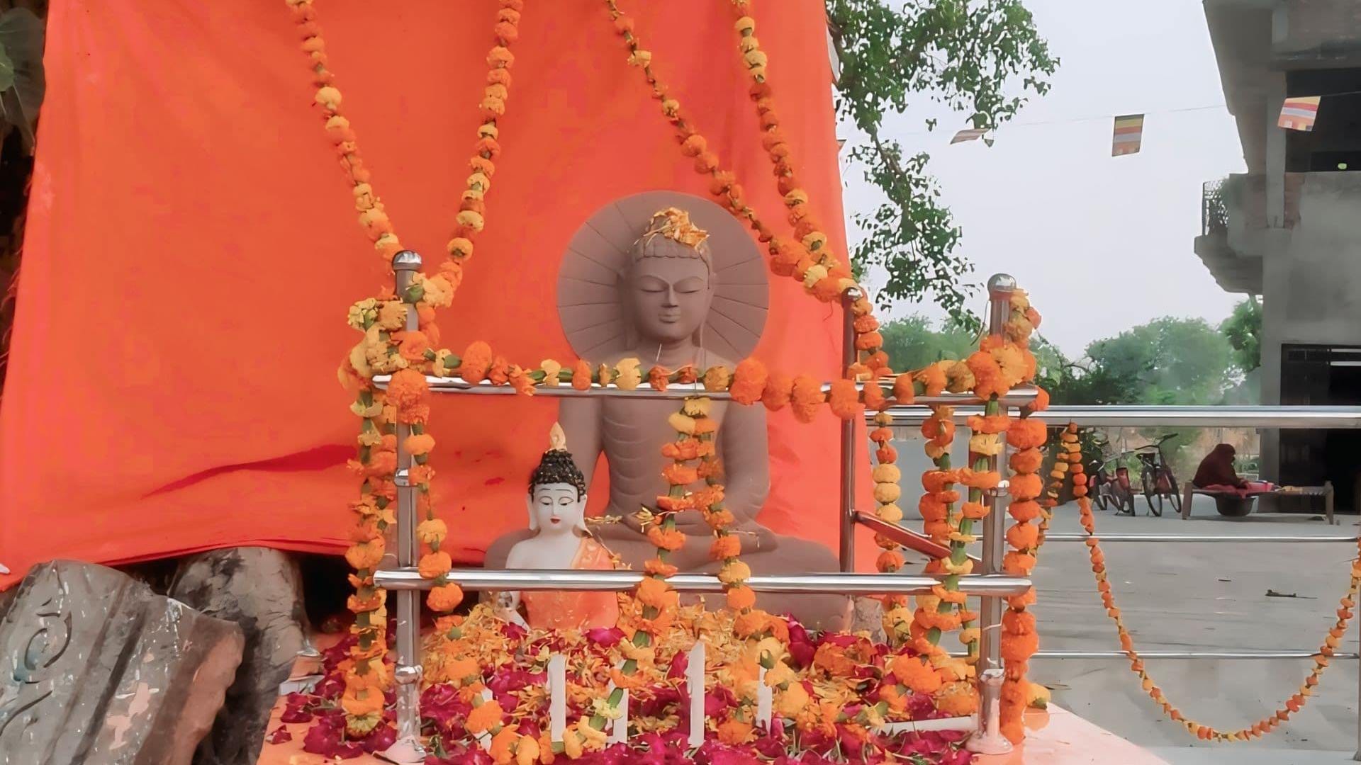 Amethi: Mahatma Buddha's statue installed in Jharkhandeshwar Mahadev Temple