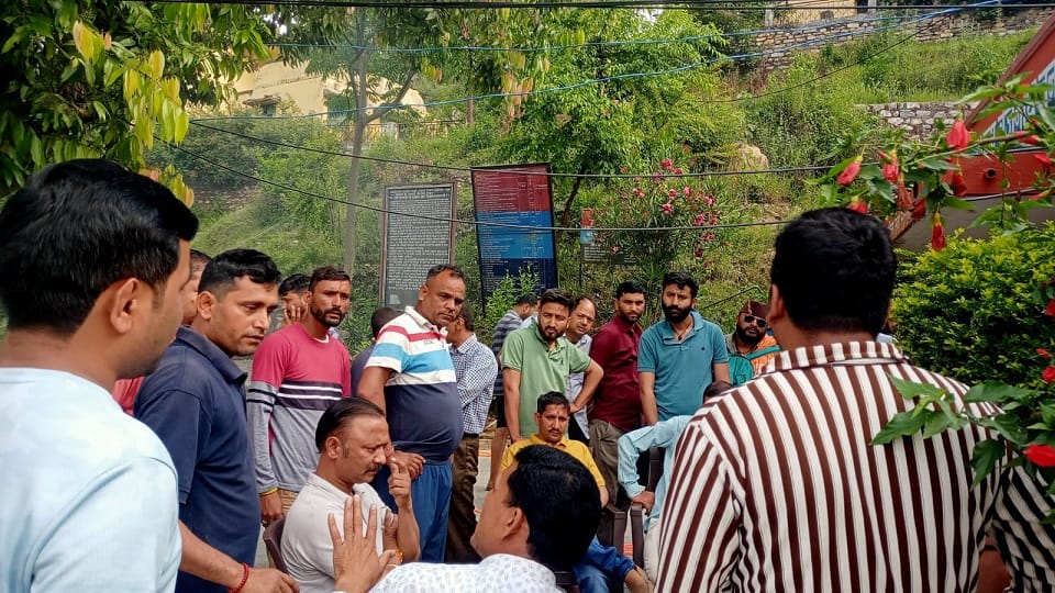 RPF jawan returning home from marriage was brutally beaten on the way in bageshwar
