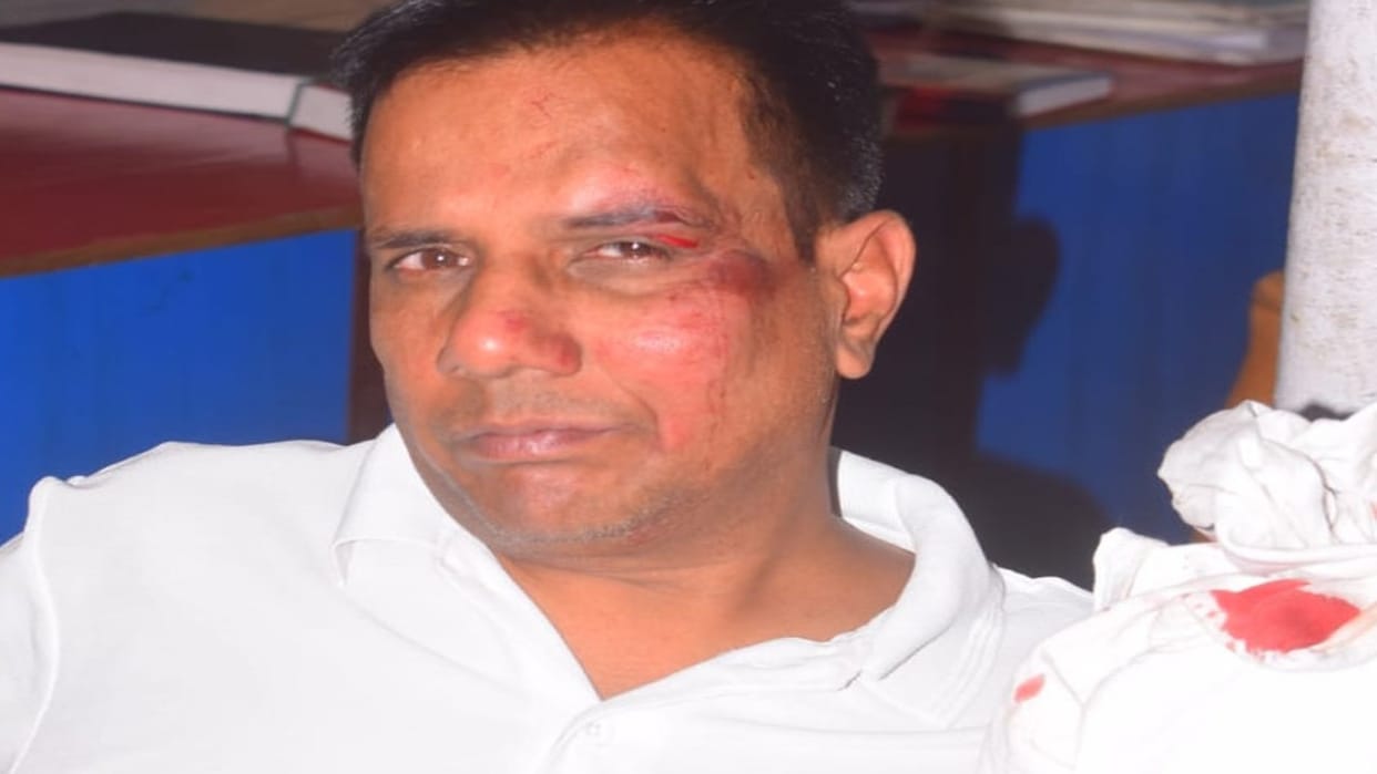 BJP leader beaten with kicks and punches by goons in Bareilly