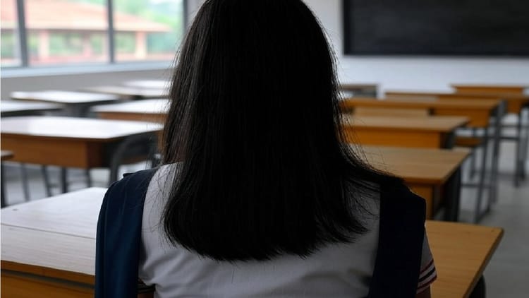 UP: 'गलत तरीके से छूआ और दरिंदगी...', कानपुर विश्वविद्यालय के क्लासरूम में छात्रा से घिनौना कांड; पूरी कहानी