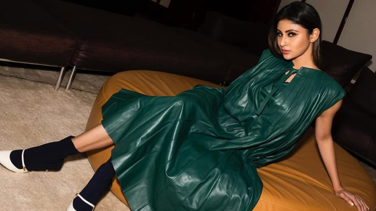 the bhootnii actress mouni roy look trolled by fans says Surgery queeen Looks so weird wearing plastic bag