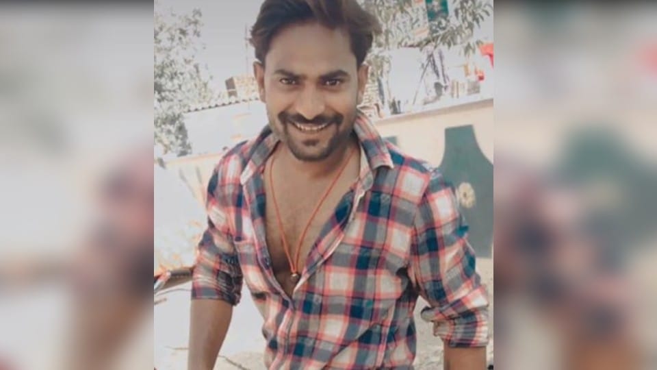 young man shot himself dead due to Superstition at temple in mainpuri