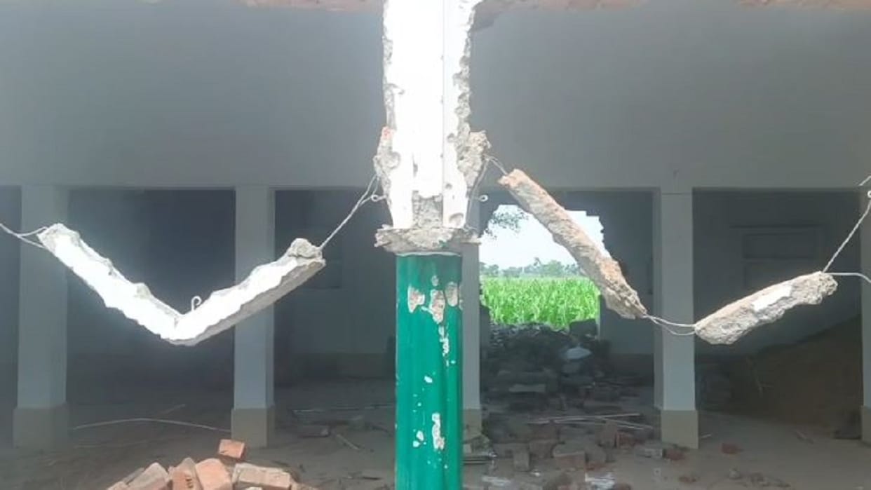 people themselves started demolishing the mosque after the notice in Pilibhit