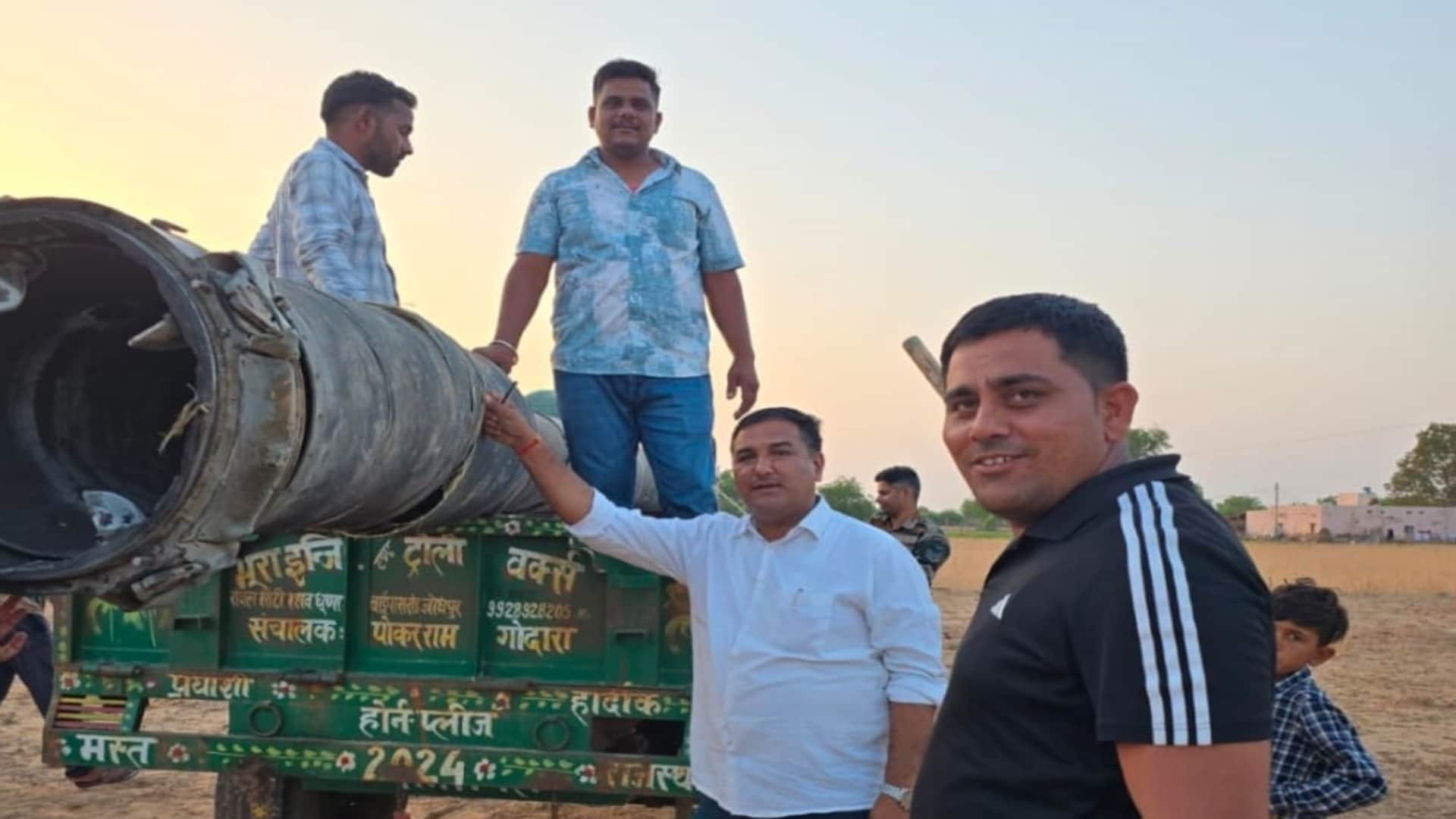 Jodhpur News: Pakistan's missiles became toys for children, youths took selfies with the debris
