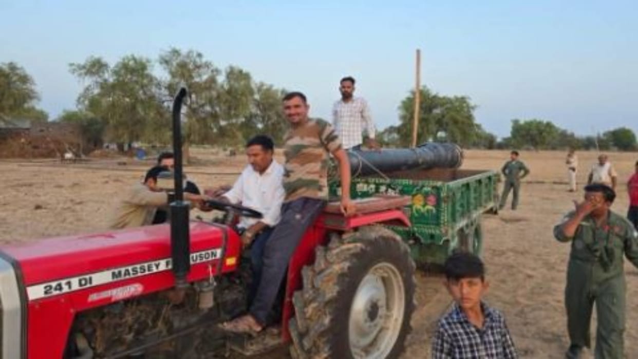 Jodhpur News: Pakistan's missiles became toys for children, youths took selfies with the debris