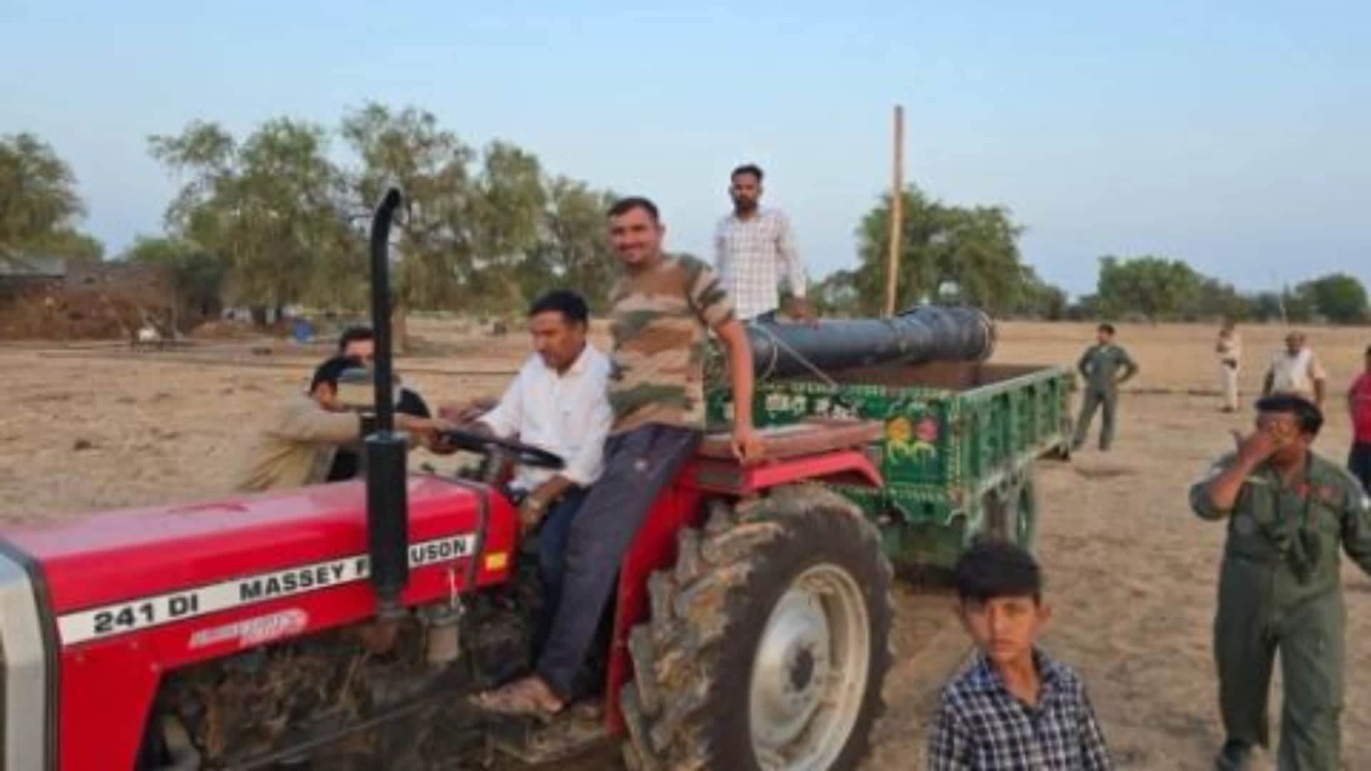 Jodhpur News: Pakistan's missiles became toys for children, youths took selfies with the debris