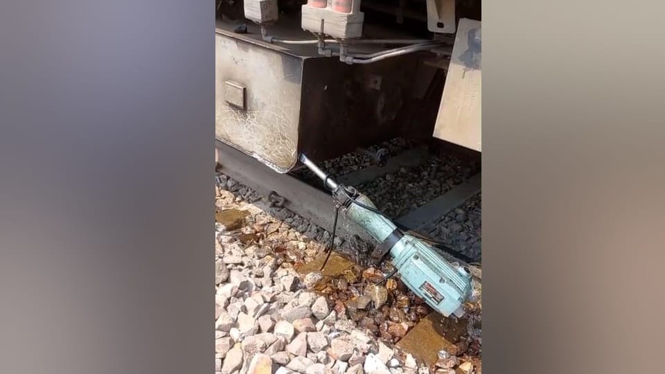 Sampark Kranti News Diesel Leaked from Sampark Kranti Over 120 KM Spark Could Have Turned Train into Fireball