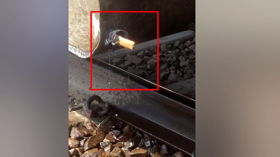 Sampark Kranti News Diesel Leaked from Sampark Kranti Over 120 KM Spark Could Have Turned Train into Fireball