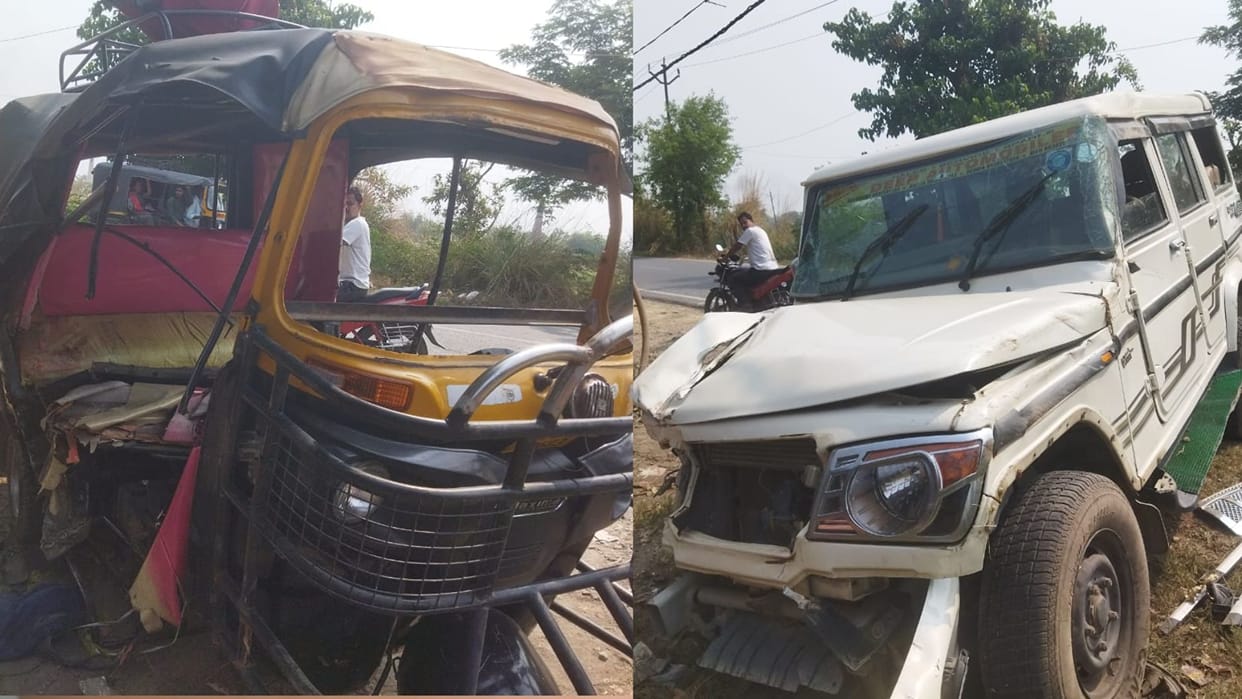 Two people died and many people injured in road accident after collision Bolero and auto in Mau