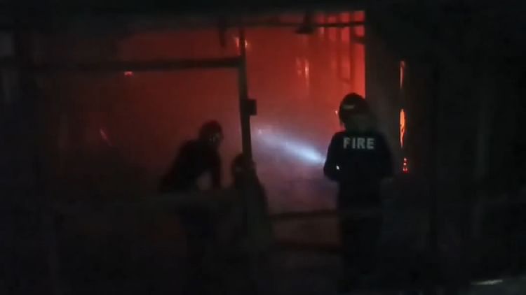 Delhi Fire: उत्तम नगर के बीएम गुप्ता नर्सिंग होम में लगी आग, कोई हताहत नहीं; 45 से ज्यादा लोगों को बचाया