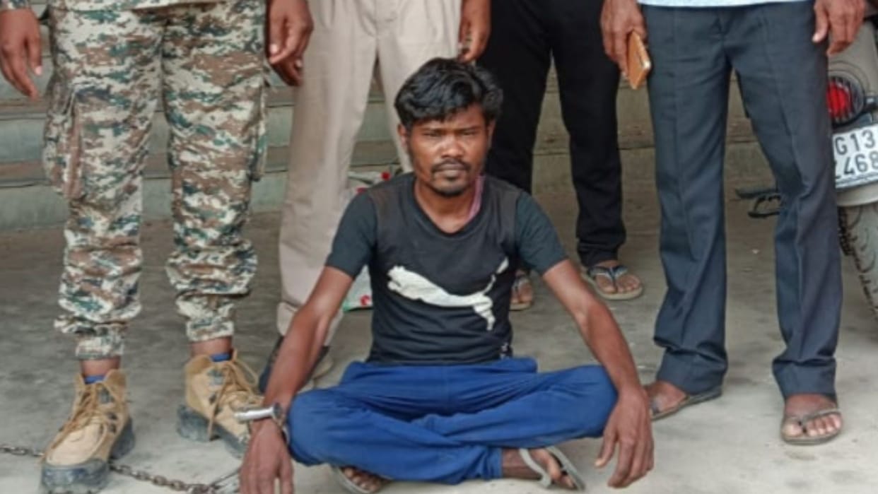 youth killed an old man with a crowbar in dispute over crop loss In Raigarh