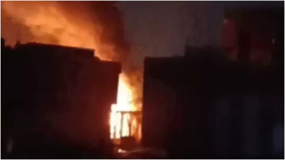 10 gas cylinders exploded like bombs in Bhopal marriage garden illegal refilling