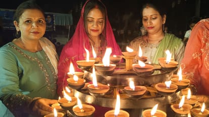 Kojagara Puja on Sharad Purnima Why Do Devotees Keep Vigil at Night? Know the Religious Belief