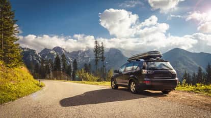 Planning a Hill Station Road Trip? Follow These 5 Essential Rules for Driving Safely on Slippery Winter Roads