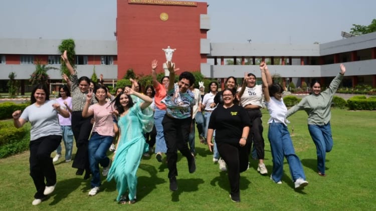 Cbse 12th Result 2025 Girls Outshine Boys Again In Chandigarh Result Was 91.61 Percent – Amar Ujala Hindi News Live