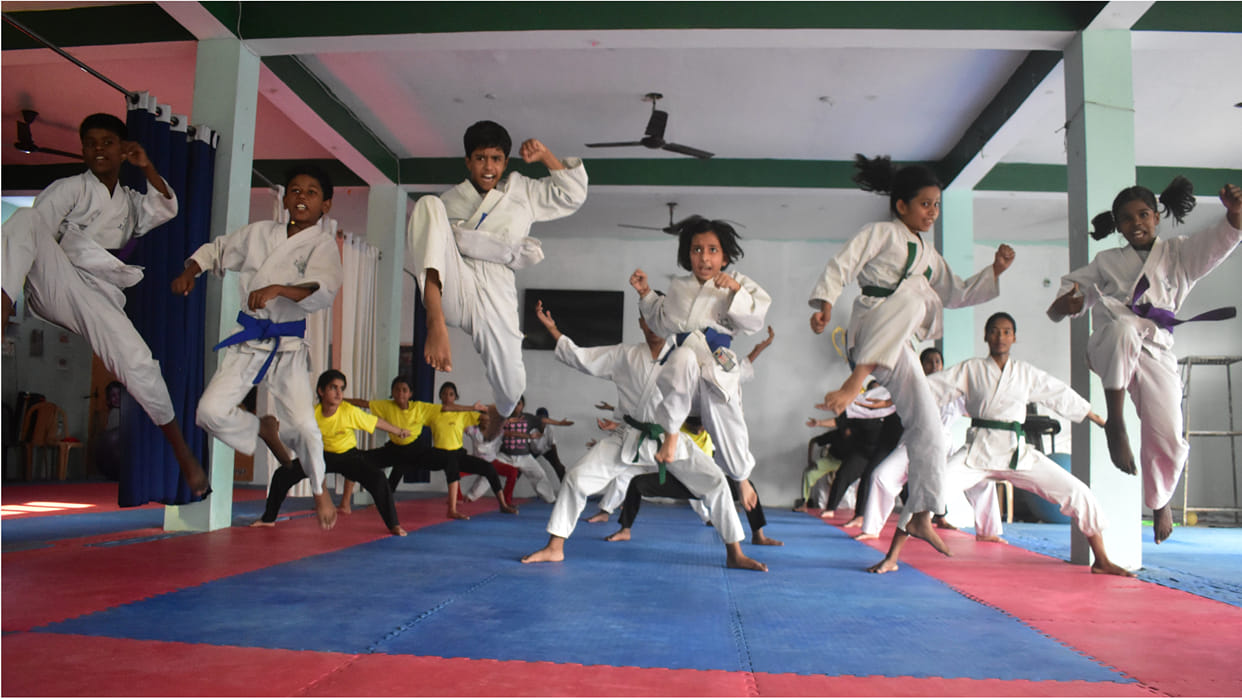 Little girls in Gorakhpur are becoming strong, learning self-defense skills