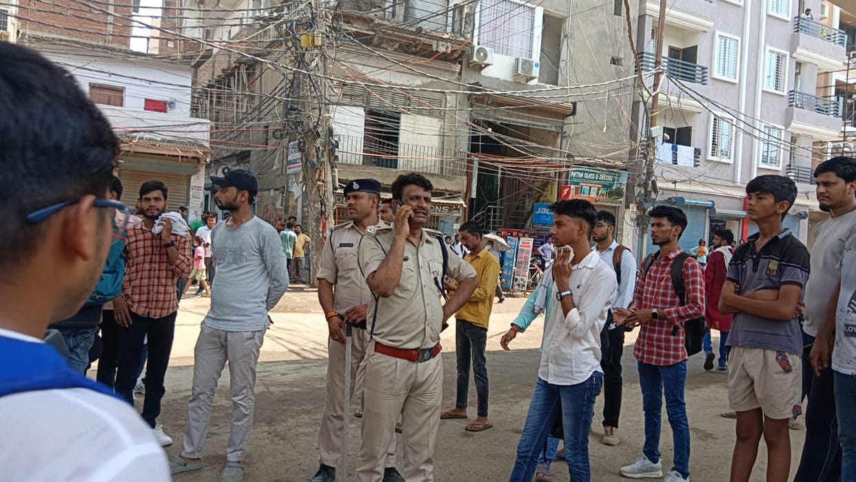 Patna news Bomb Blast at BN College Hostel Student Injured Heavy Police Deployment on Campus