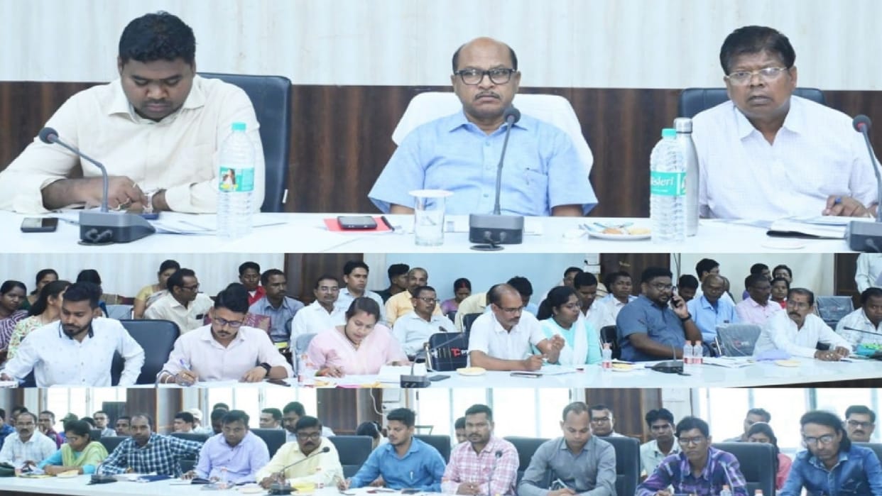 Case of negligence in PM Awas Yojana, Collector issues notice to 11 Panchayat Secretaries in Chhattisgarh
