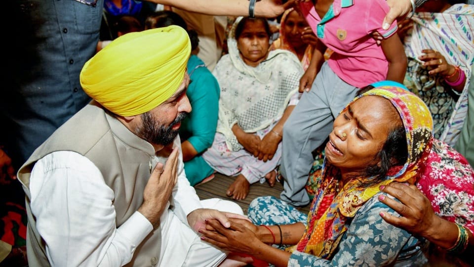 21 people died and 10 others hospitalised after drinking spurious liquor in Amritsar see photos