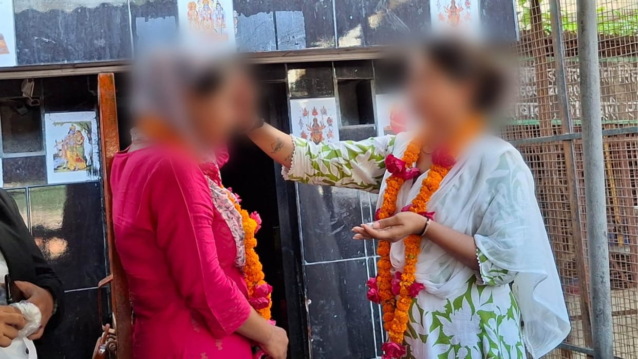 In Badaun two women got married to each other when their men cheated them