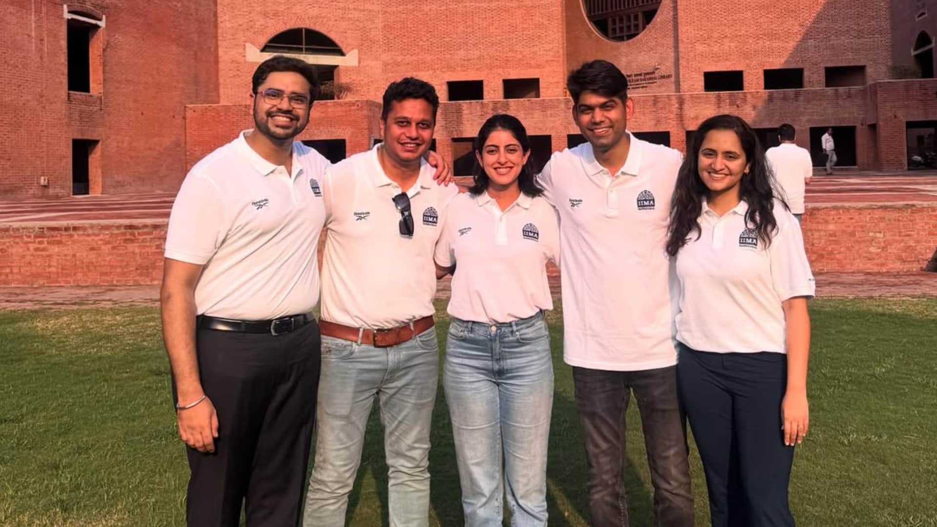 Amitabh Bachchan and Jaya grand daughter Navya Naveli Nanda share Campus inside photos