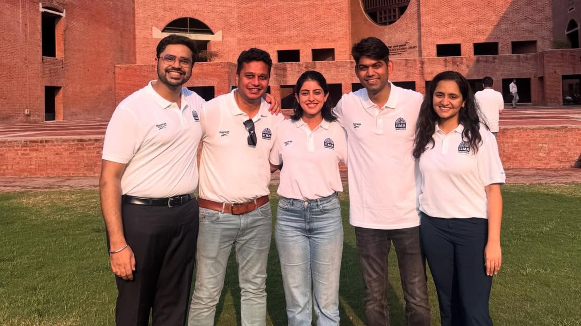 Amitabh Bachchan and Jaya grand daughter Navya Naveli Nanda share Campus inside photos