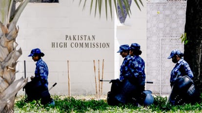 India expels Pakistani official, declares him persona non grata