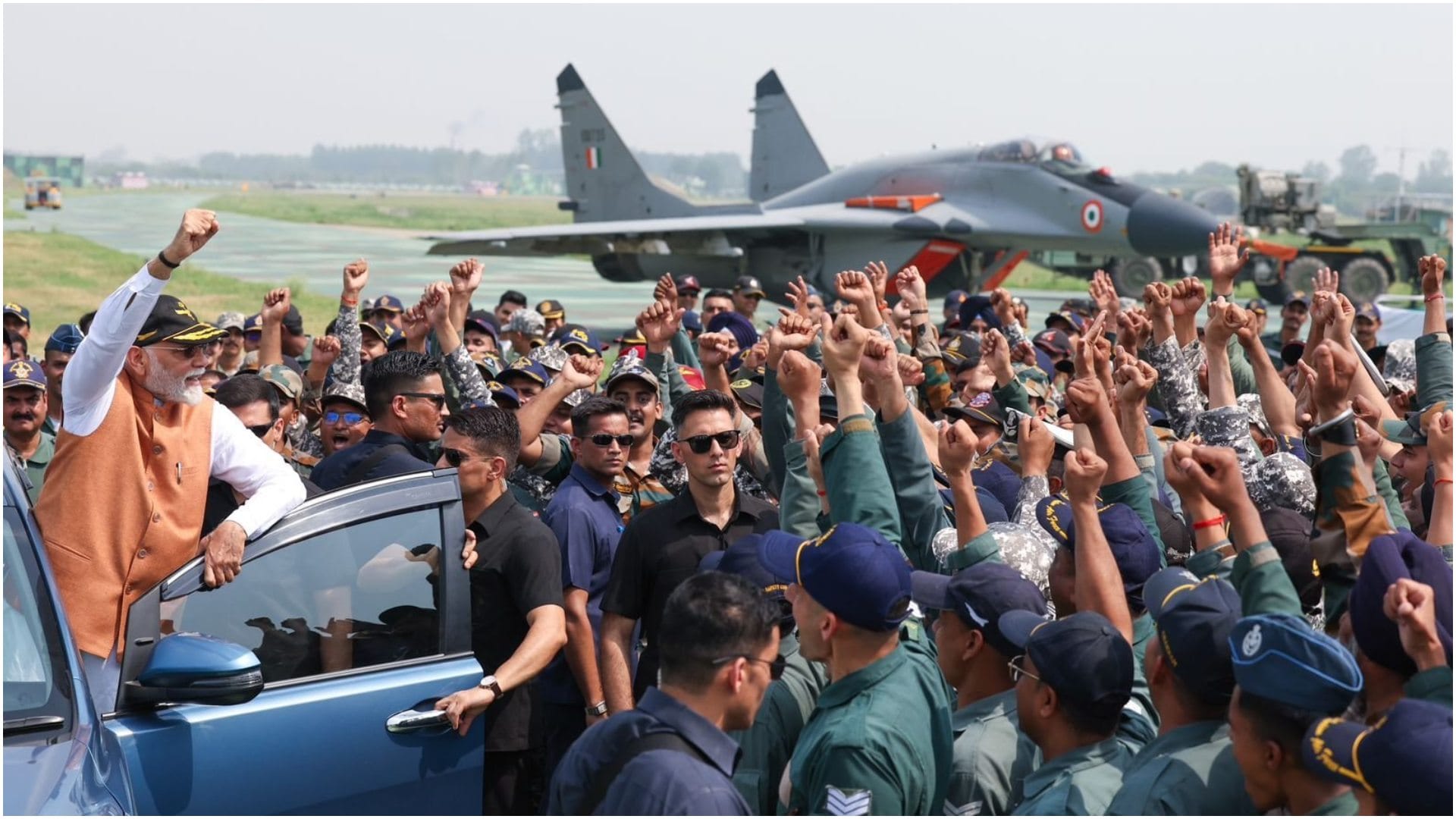 PM Modi visits Adampur Airbase interacts with Air warriors How was Pakistan propaganda destroyed Read in hindi